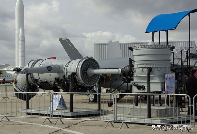 辽宁舰歼-15舰载战斗机,歼15战斗机是不是最大的舰载机