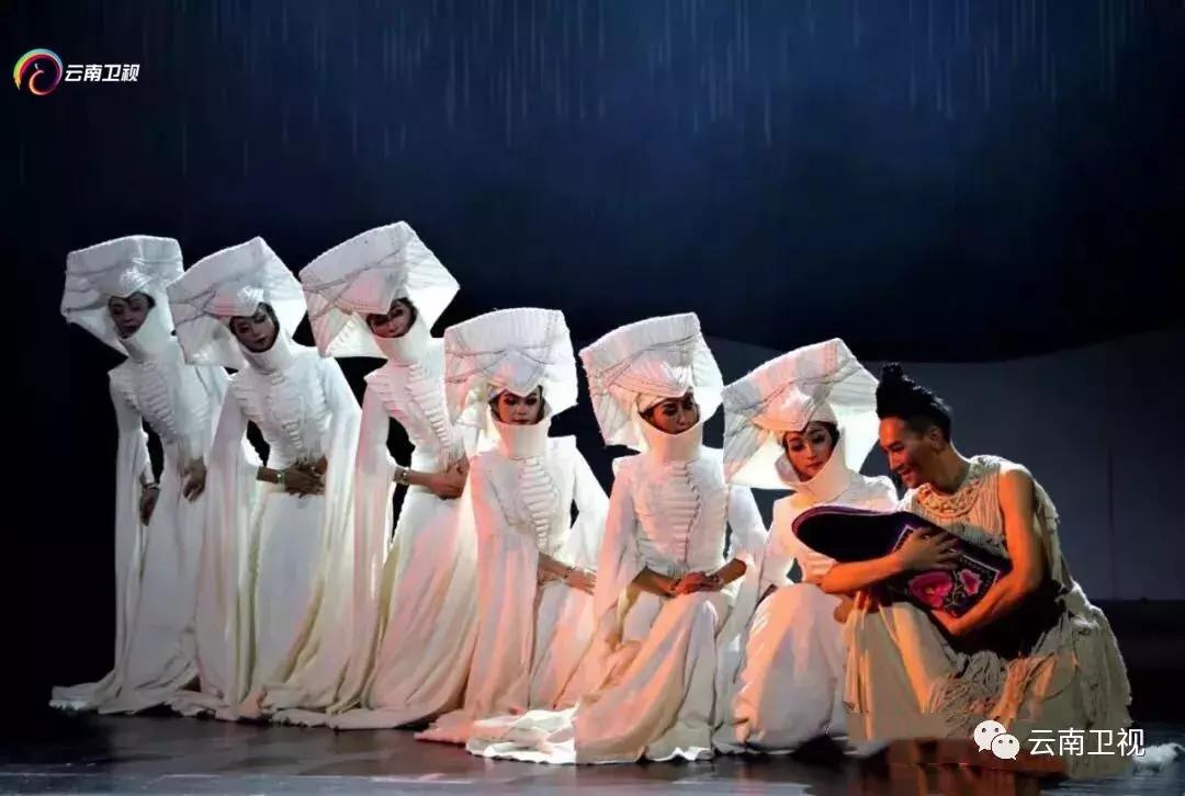 涓冨僵浜戝崡妤氶泟褰濇棌鏈嶉グ灞曟紨,妤氶泟澶у瀷褰濇棌鑸炲墽