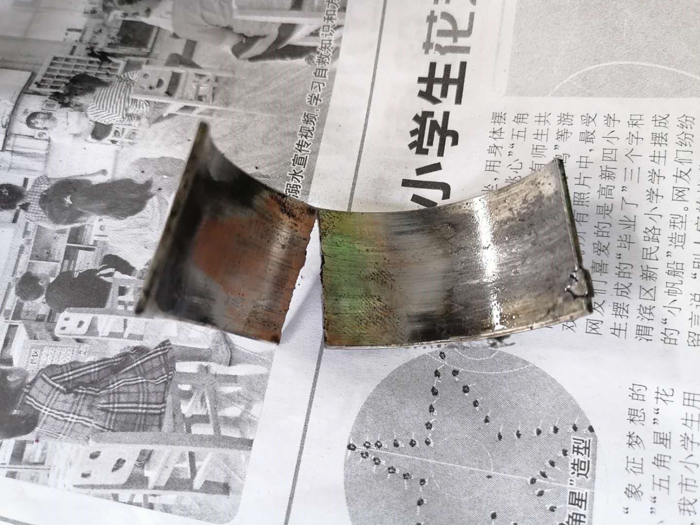 发动机冒白烟蓝烟烧机油,尾气大量冒蓝烟要不要大修发动机