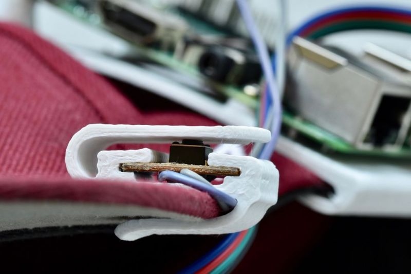 树莓派+帽子=可穿戴视频记录仪