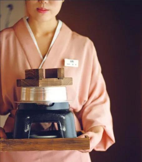 用6年时间，走访47地拜访2000人，退役后的“亚洲足球先生”中田英寿只专注做了一件事