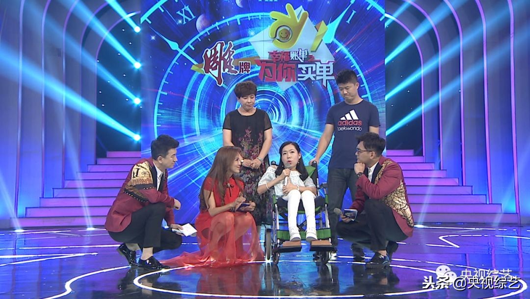 “最坚强卖家”坐轮椅开网店，年销售300多万获马云邀请同台唱歌