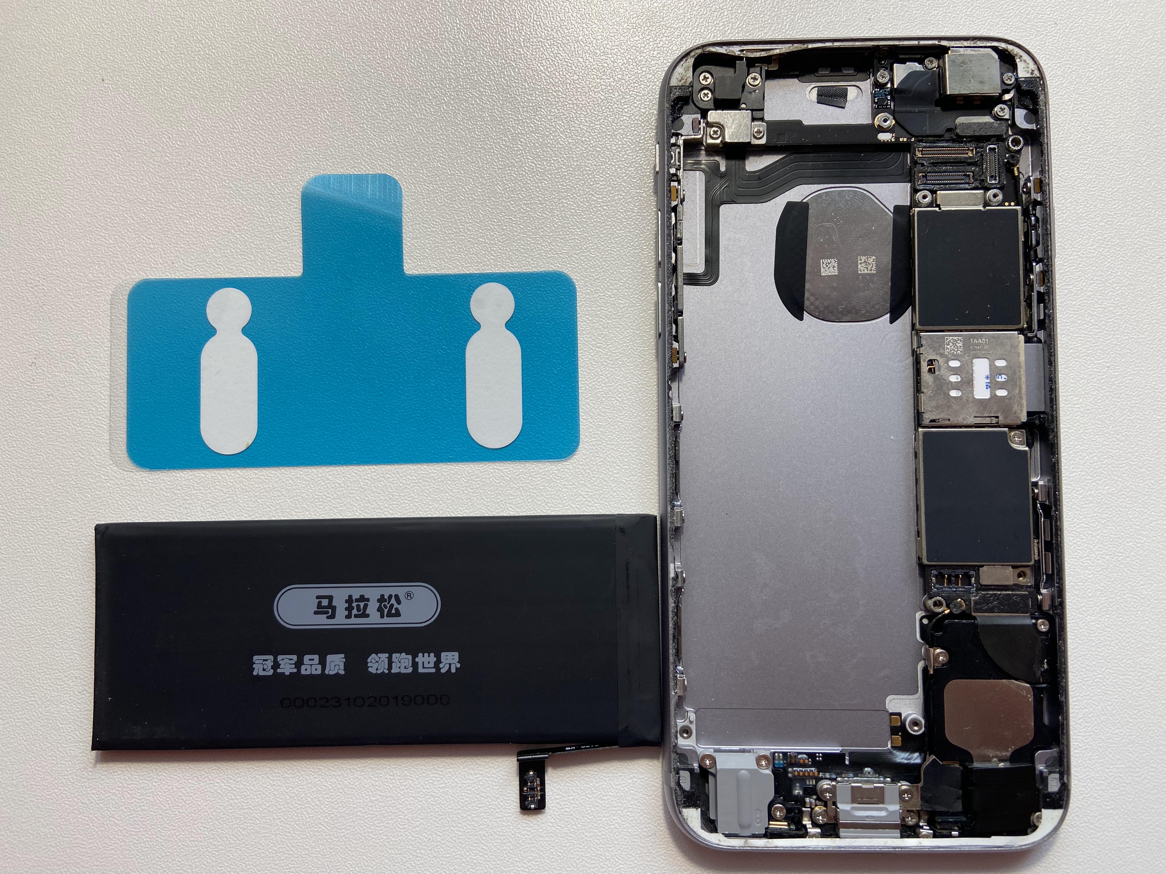 用了五年的iphone6s换电池,给iphone4换上4s的电池