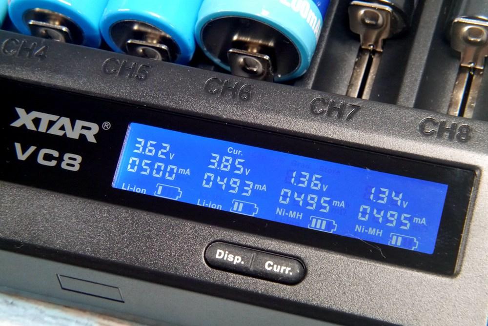 要痛痛快快地玩，就得配上这个8槽充电器才行