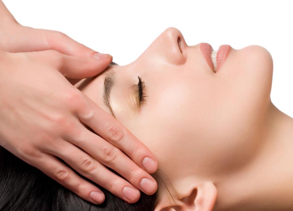 法令纹川字纹额头皱纹哪个更显老,男人女人如何去掉显老的川字纹