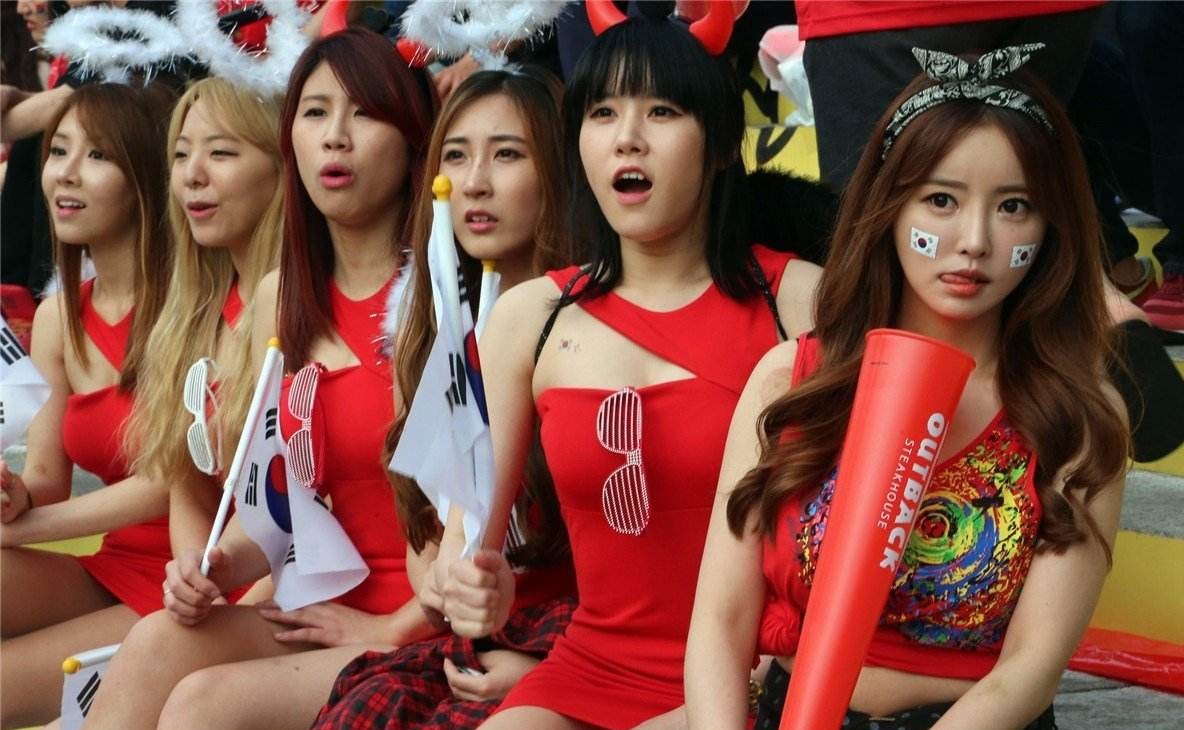 最美桑巴女孩广场舞,巴西惊艳桑巴舞女郎