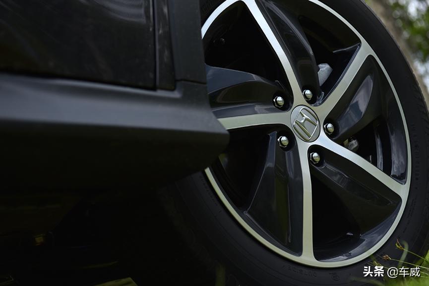 缤智的1.8和思域1.8是一样的吗,2022款缤智和十一代思域选哪款