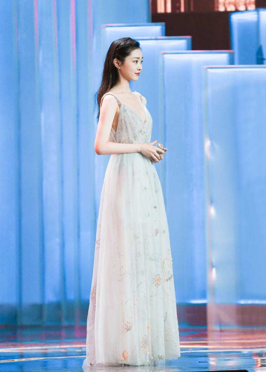 宋轶黑色露背裙造型真美,宋轶礼服长裙造型图片