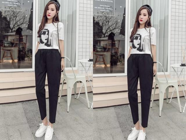 哈伦裤搭配什么t恤好看,时尚不规则开叉短t恤配哈伦裤