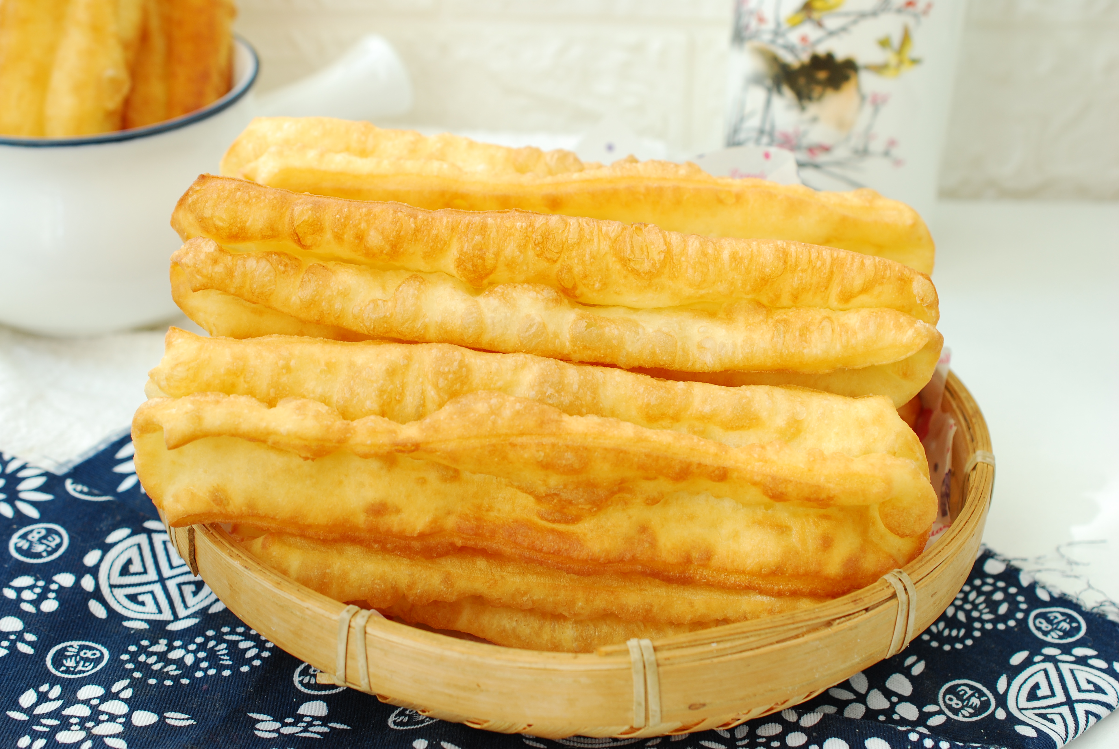 在家炸油条不用泡打粉最快的方法,不要酵母粉和泡打粉炸油条方法