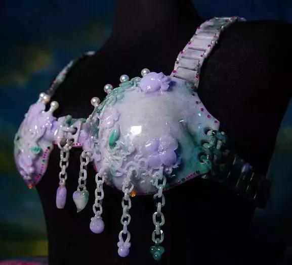 金碧辉煌表现什么,深度解析金碧辉煌