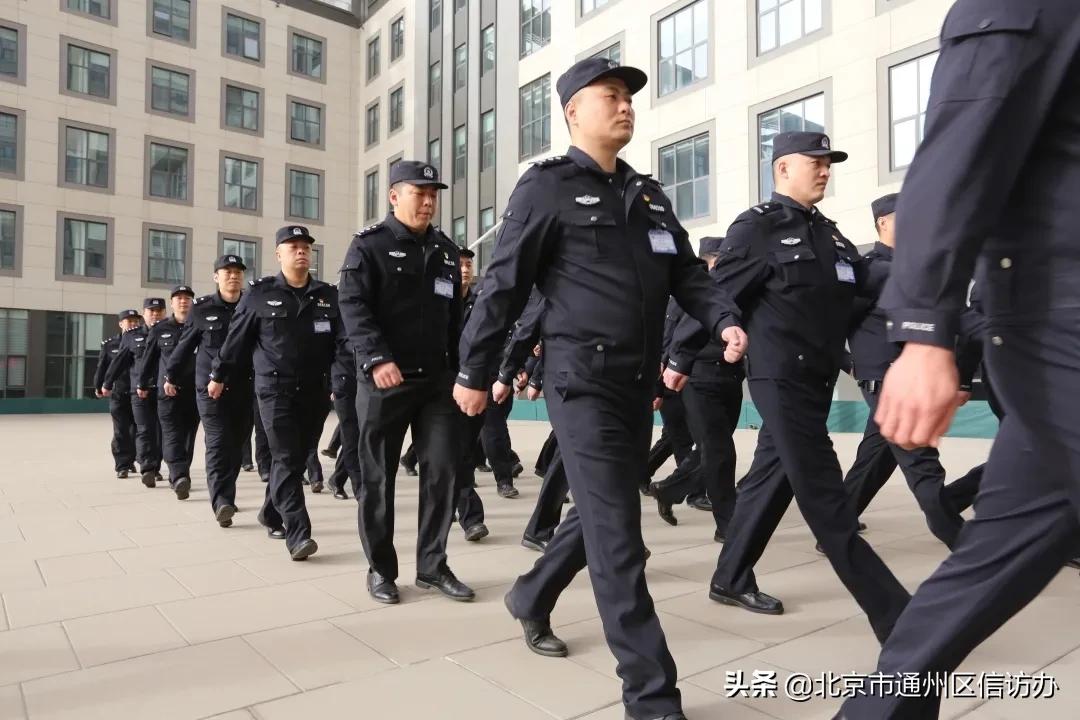 新提拔领导干部培训班,给新上任的基层专干培训