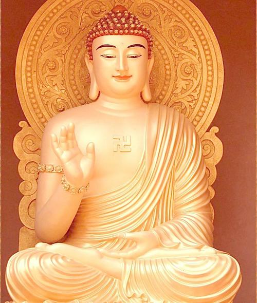 见佛者拜南无阿弥陀佛,拜佛时要说南无阿弥陀佛