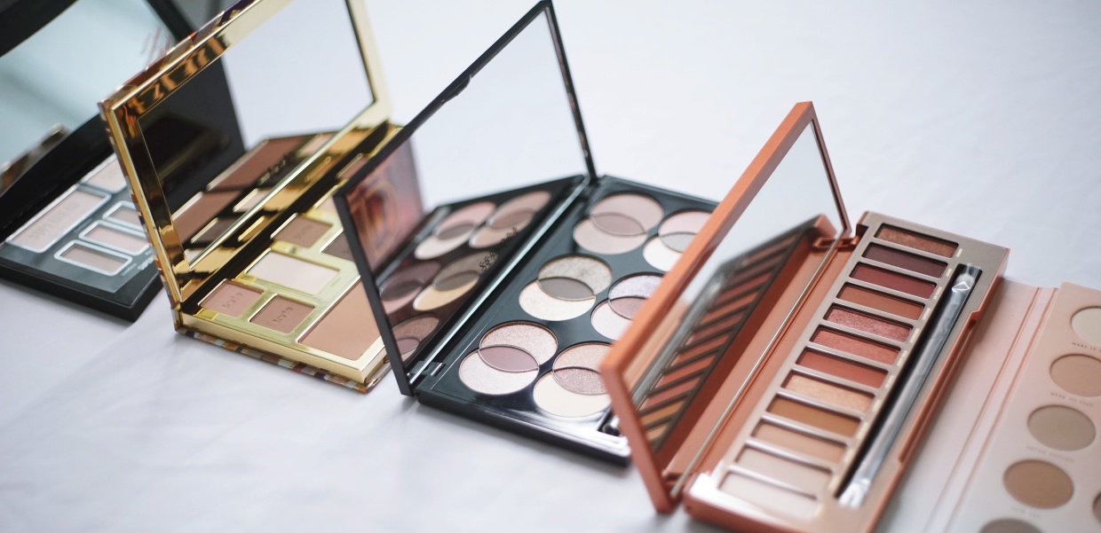 显色度持久性比较好眼影盘 (好晕染不飞粉的大地色眼影盘推荐)