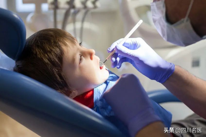 1岁宝宝只长4颗牙而且牙都坏了,小孩1岁半才长出4颗牙齿正常吗