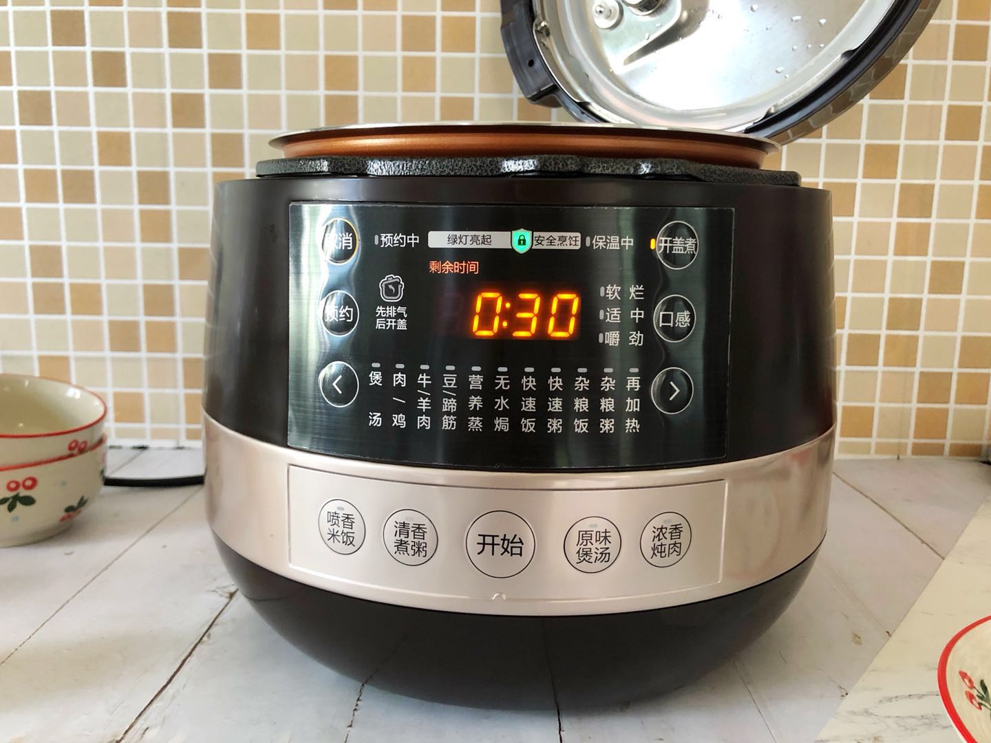 美的圆釜灶的电压力锅,美的电压力锅精钢厚釜炖肉