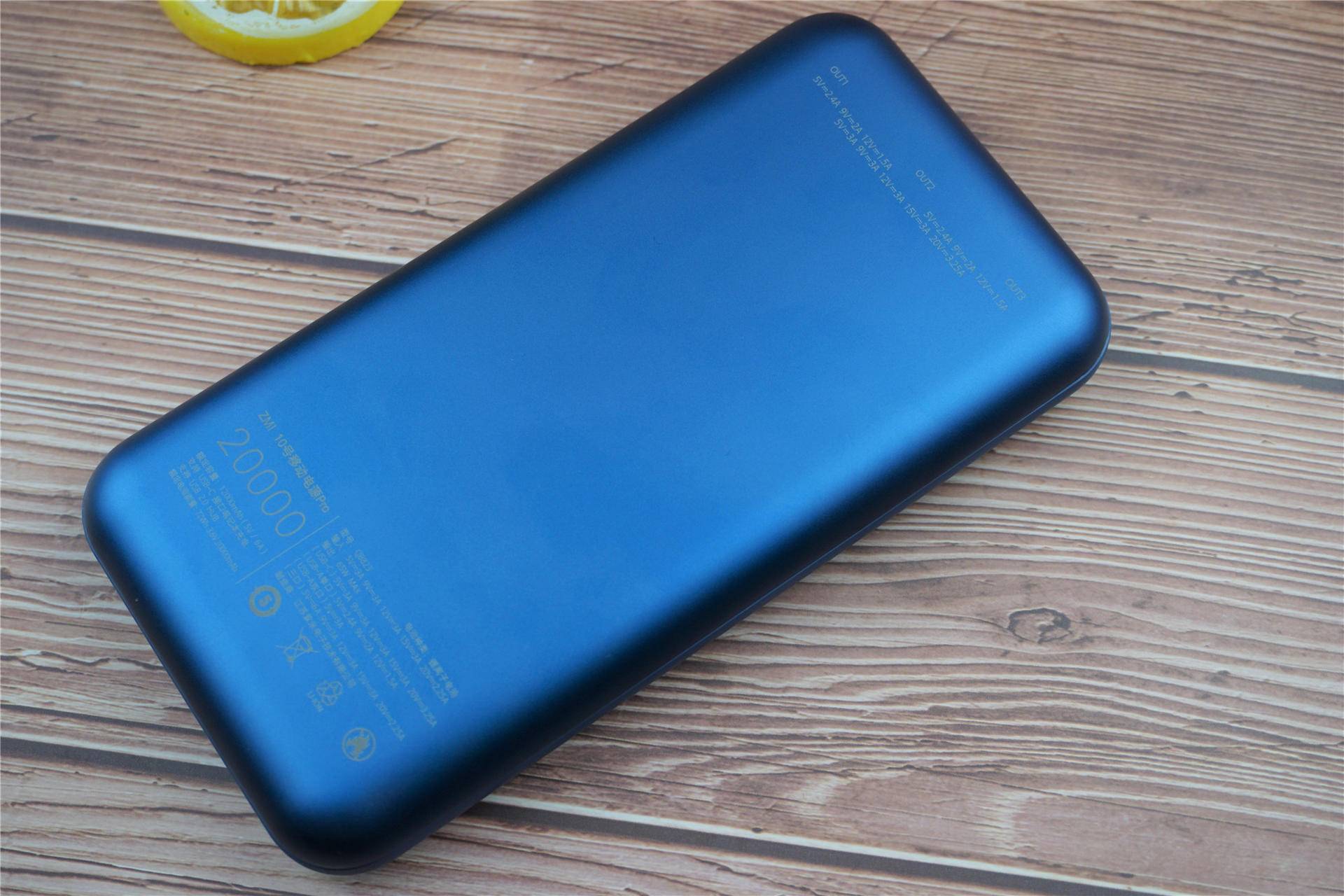 笔记本可用充电宝,zmi10号移动电源pro拆解