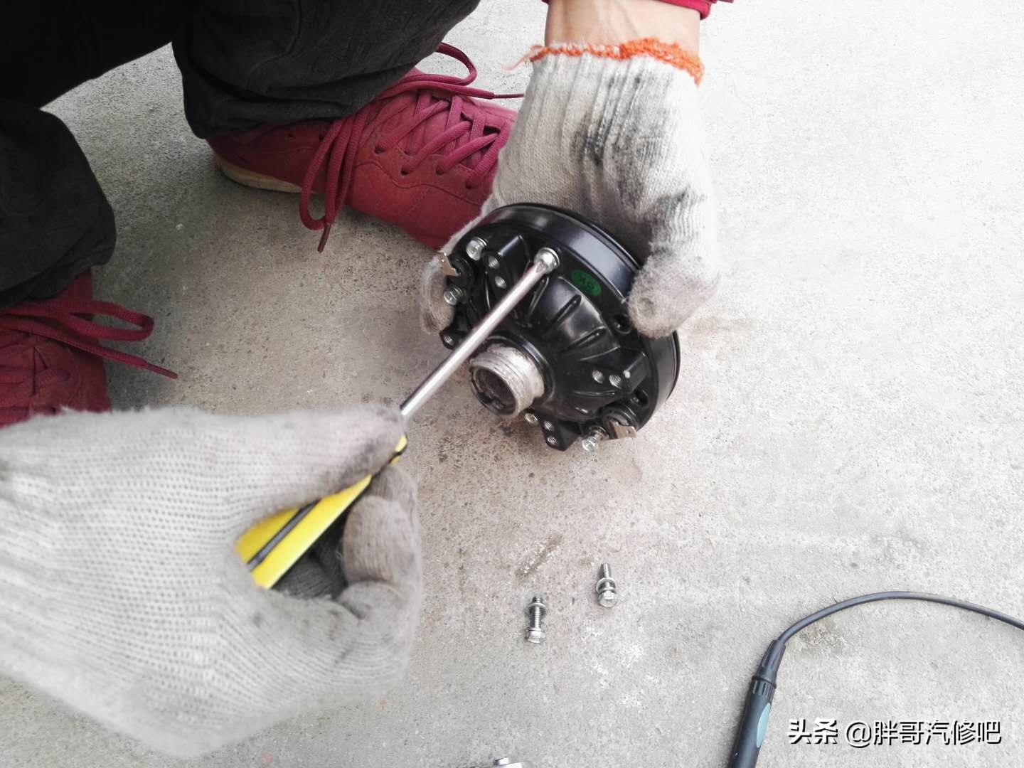 胖哥修理车,胖哥当交通警察