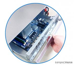 威联通TVS-EC1580MU-SAS-RPR2，可同时安装3.5寸与2.5寸硬盘