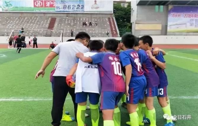 又又又得冠军了！咱石井连续夺得两届泉州市级足球联赛……