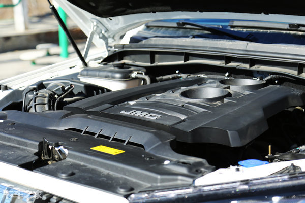 长城炮和江铃域虎9,长城炮vs长安凯程f70