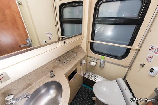 俄罗斯圣彼得堡火车卧铺,莫斯科到圣彼得堡的卧铺车厢怎样