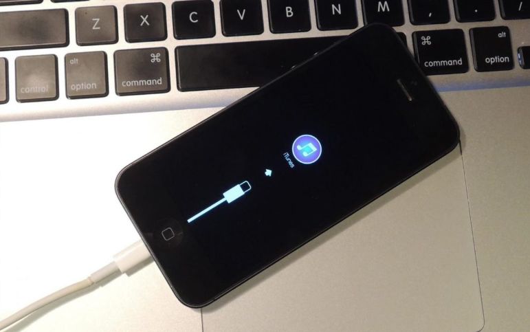 iphone怎么区分卡贴机黑解机,苹果卡贴机和无锁机是什么意思