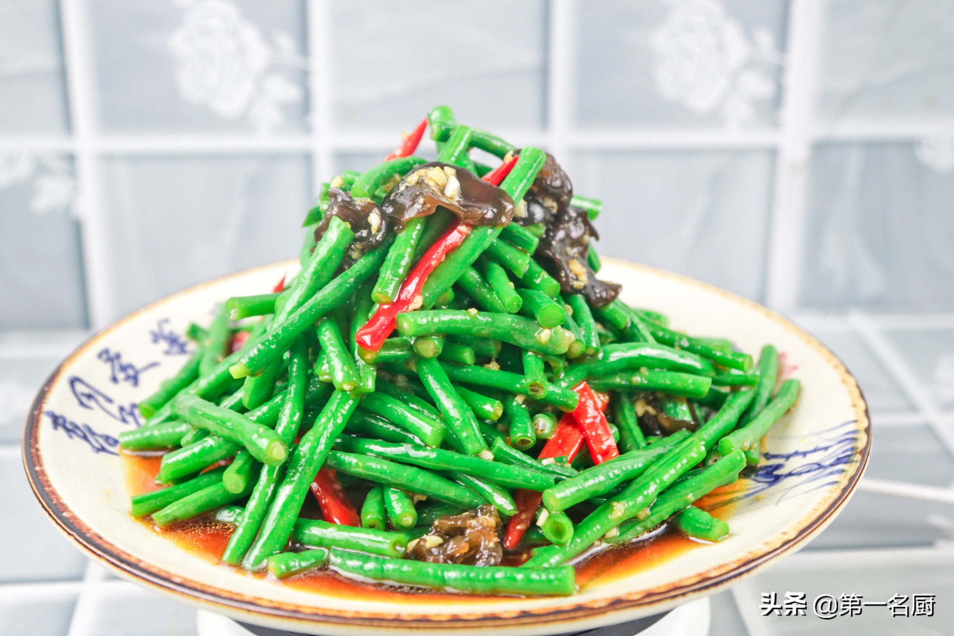 凉拌菜是三伏天最受欢迎的防暑菜,三伏天吃什么凉拌菜好