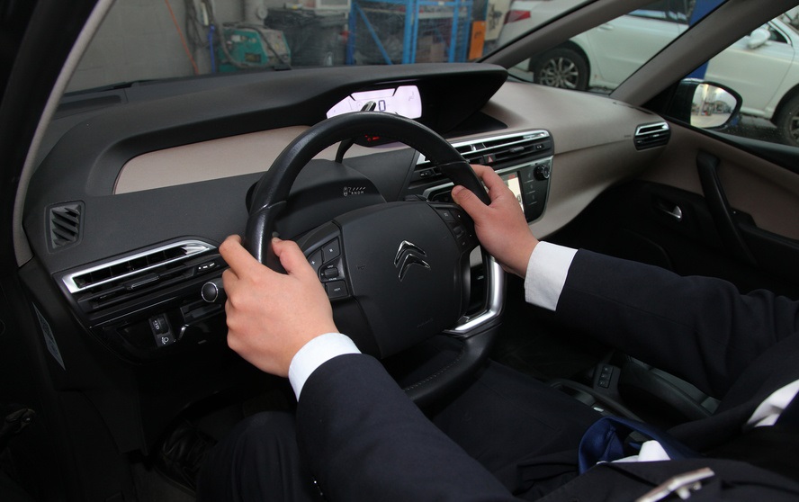 米花汽车,17款雪铁龙毕加索c4p试驾