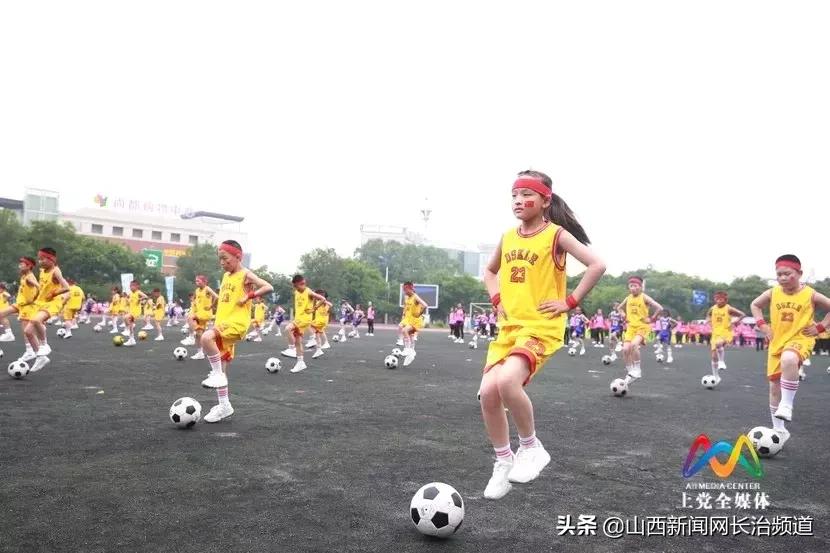 万人空巷见证圣火传递现场！青春的上*党**，豪情飞扬