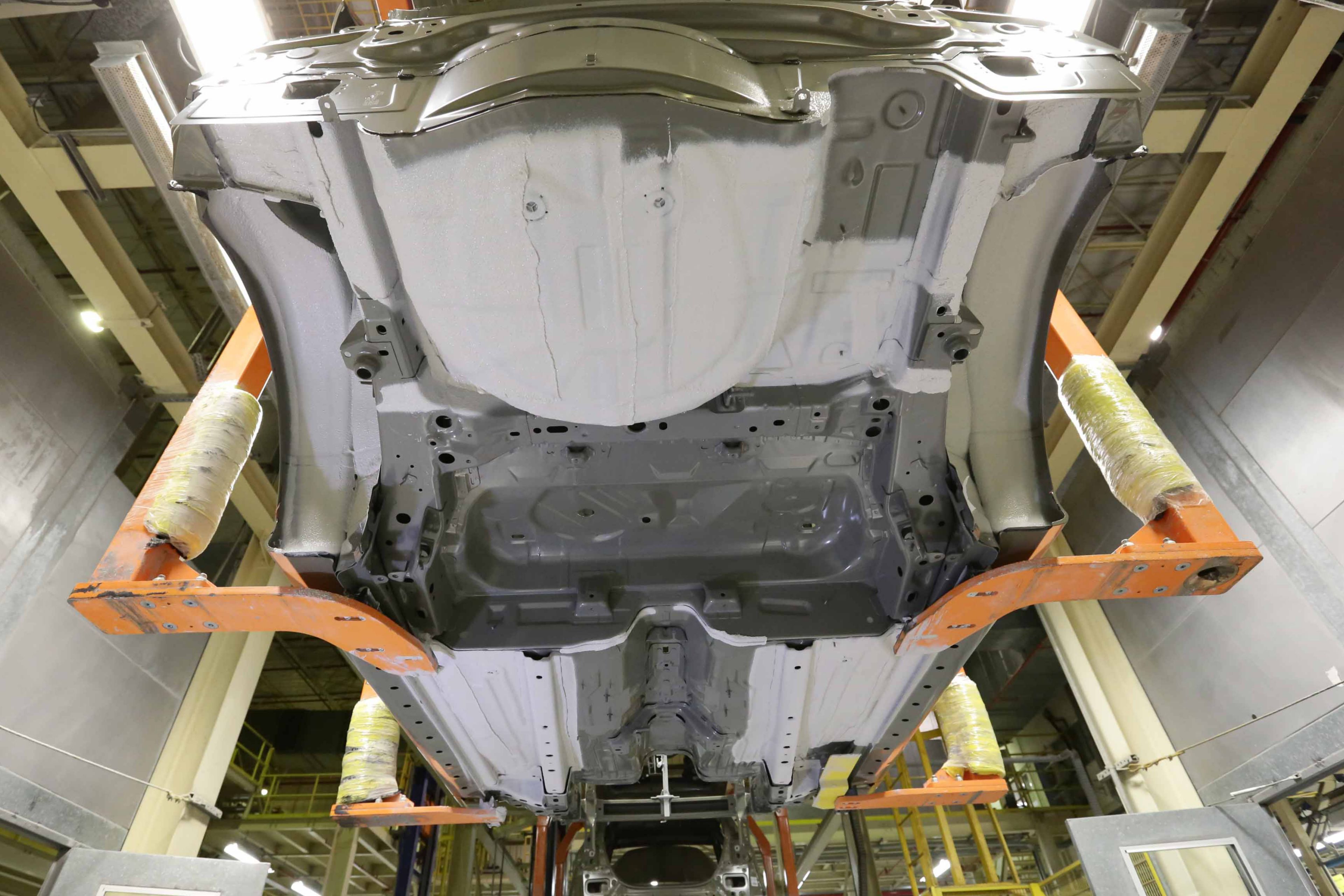 买车赠品要工时券还是底盘装甲,购车赠品选底盘装甲还是保养