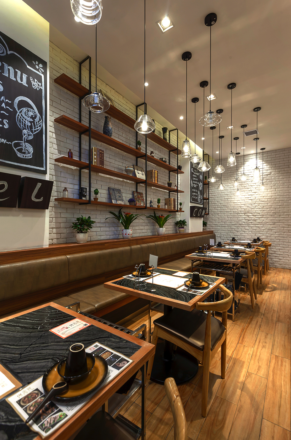 蒙古主题餐厅设计出清新草原风“一米金脊”羊蝎子火锅餐厅设计