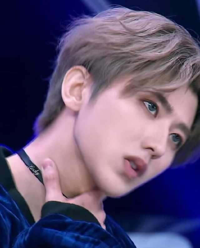 林允发一张周洁琼健身的照片,林允周洁琼同框明星视角真实身高