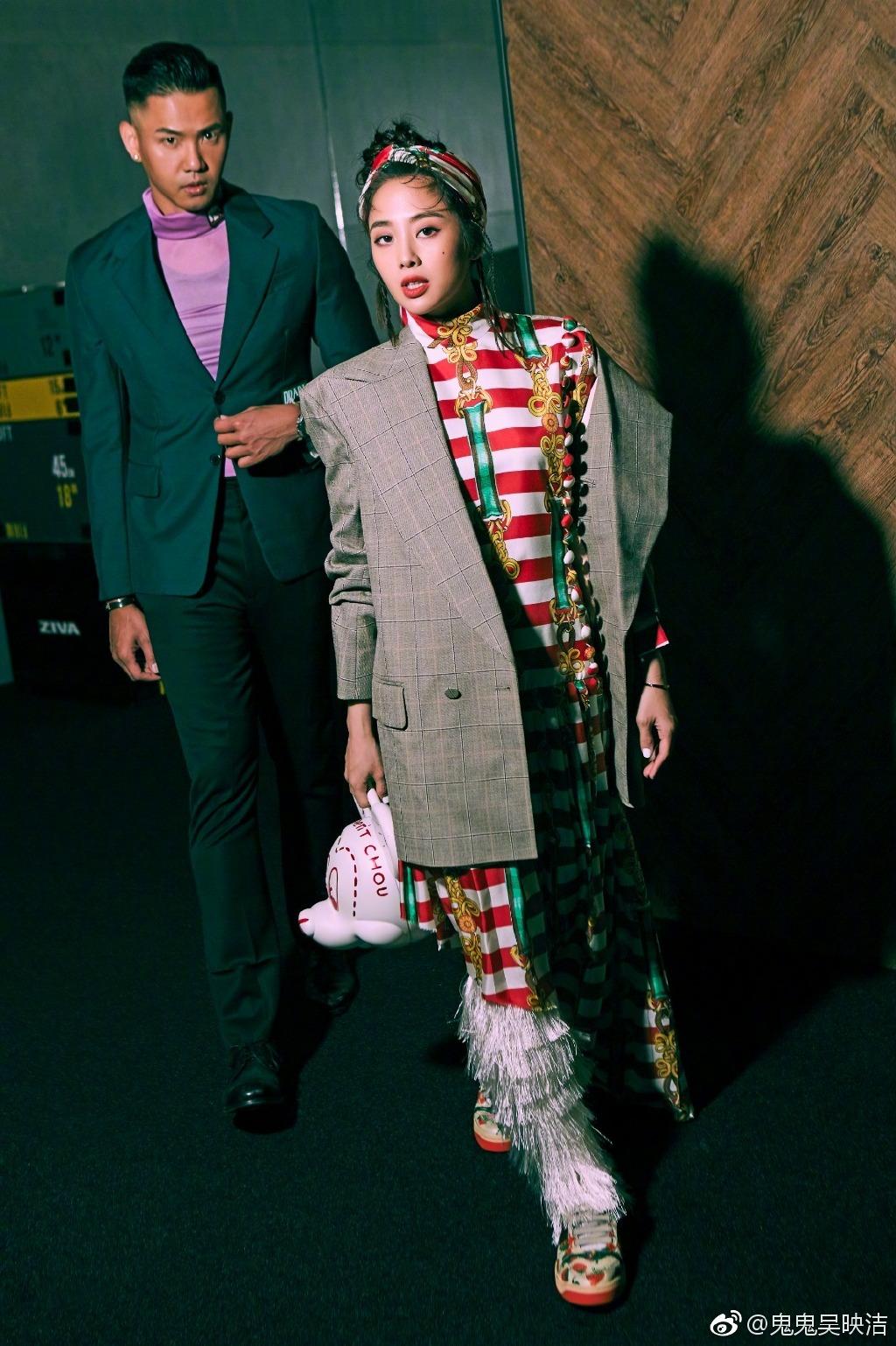 鬼鬼穿衣搭配女,鬼鬼蝴蝶结