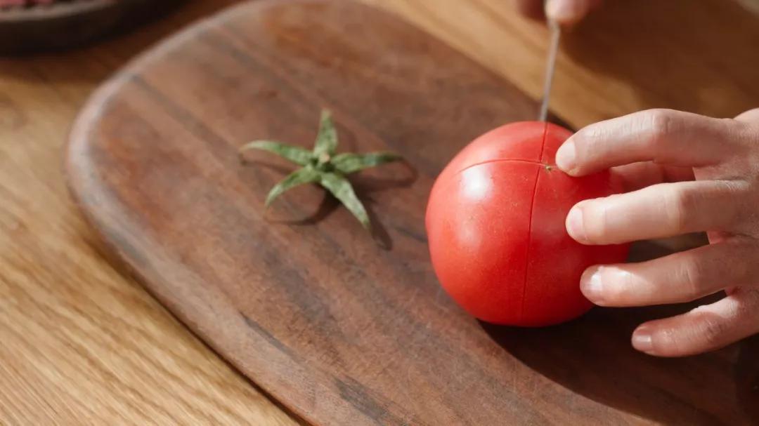 电饭煲生存指南，一键做一只番茄饭+蜜汁鸡翅+香软蛋糕