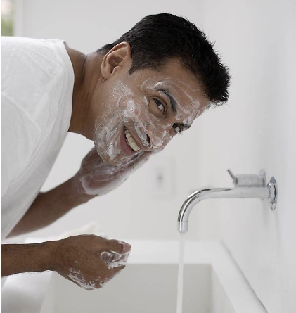 男生毛孔粗大怎么解决用什么面膜,男生脸上皮肤粗糙毛孔粗大怎么办