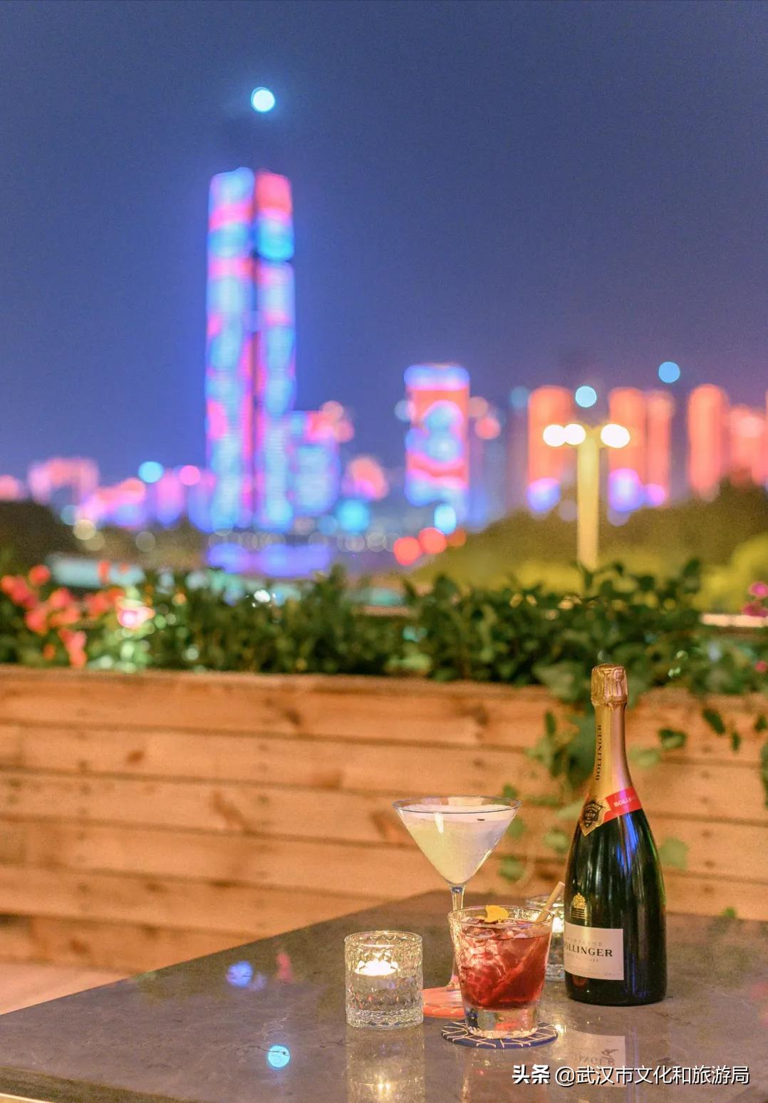 武汉游长江看灯光秀在哪,带你欣赏武汉长江灯光秀