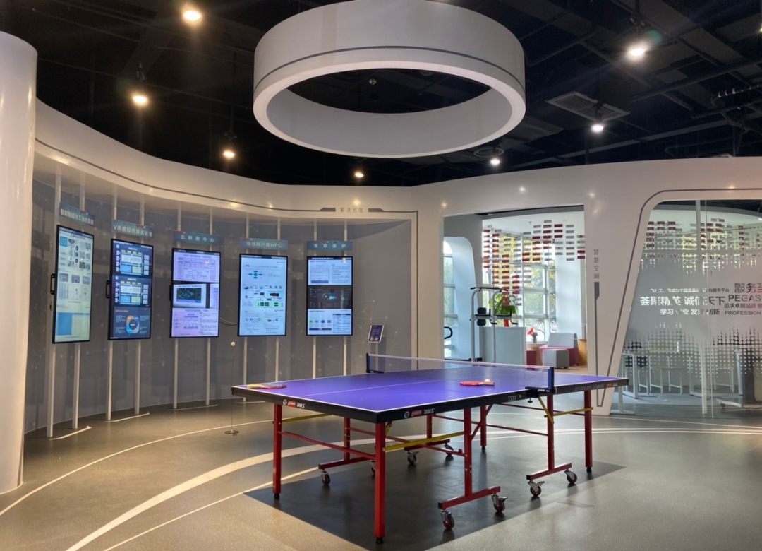 与你同行｜荟诚信息：光阴十载，始终如一！企业身边的服务专家