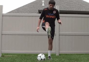 足球技巧颠球教案,足球基础过人技巧教学