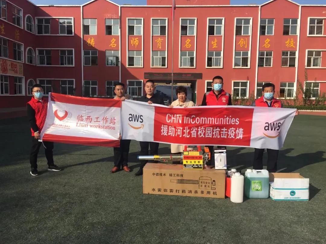 防控疫情爱心捐款新闻报道,致敬抗疫一线志愿者们