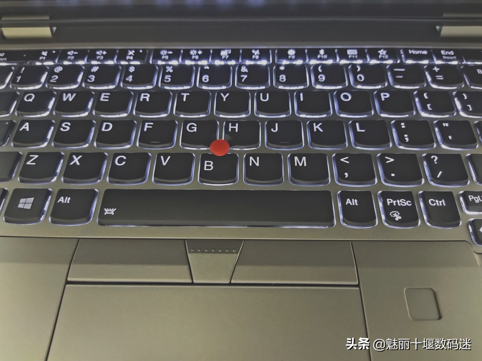 thinkpads22016款评测,升级版的thinkpad2020s2值得买么
