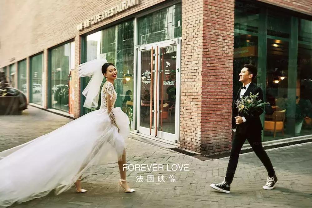 街拍婚纱照怎么拍才好看,韩式街拍婚纱照怎么拍才好看