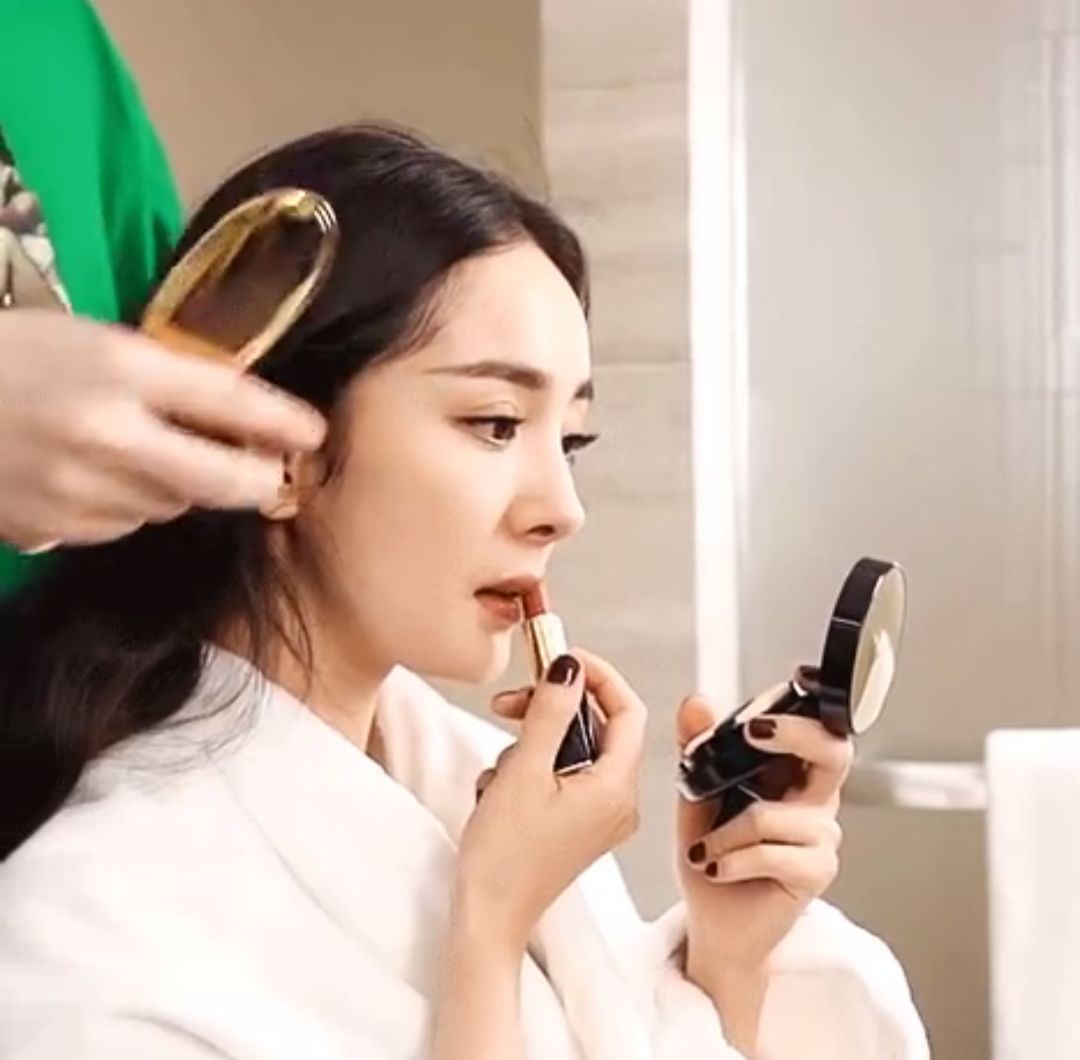 五款大牌口红试色,百元口红推荐送女朋友