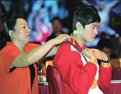 关于姚明和孙杨事件看法,对孙杨和姚明的看法500字文章