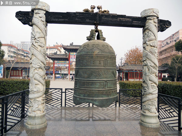 小乞丐因祸得福？从悲催童年到赤脚绅士的华丽蜕变……