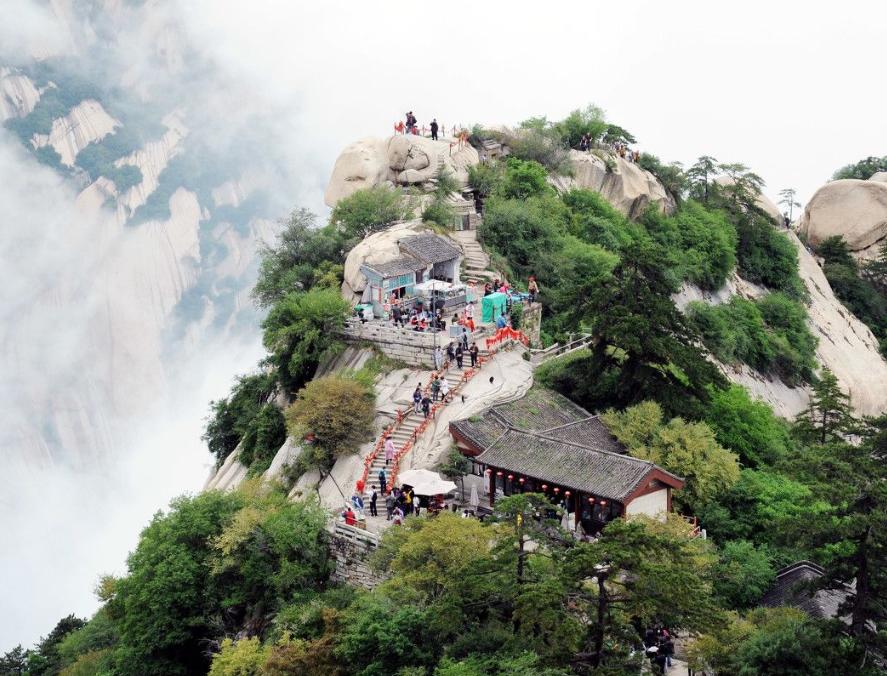 去华山感受一下大自然的鬼斧神工,华山是这次旅行最有意义的地方