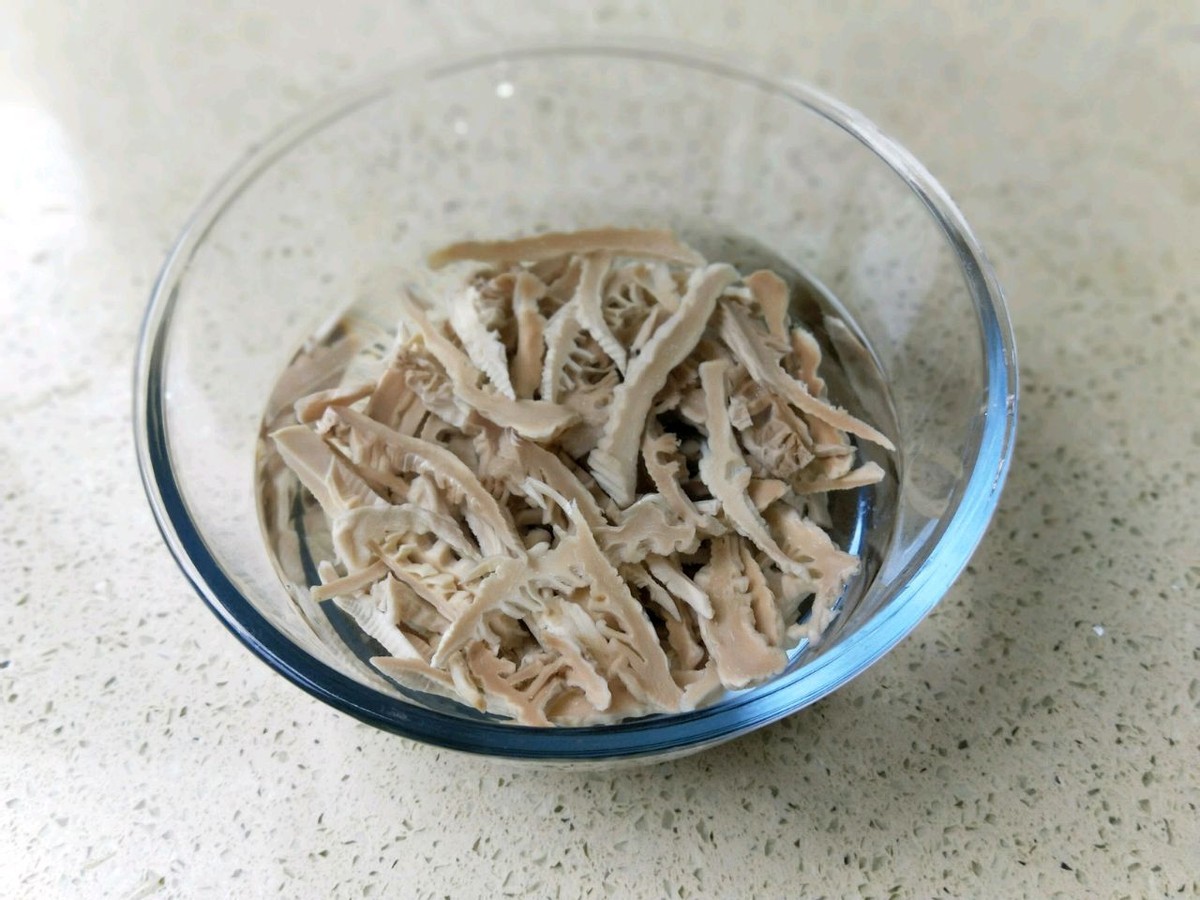 笋干简单又好吃的做法，和咸肉青椒一起炒，鲜美下饭，太好吃了