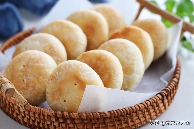 绿豆饼圆的厚的外皮像炸过一样,外皮软糯的绿豆饼10个的做法