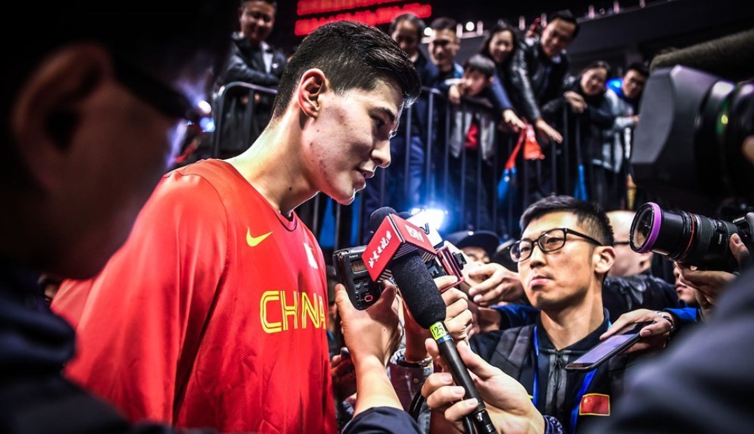 cba穿的李宁篮球鞋,李宁援助cba都给点什么鞋