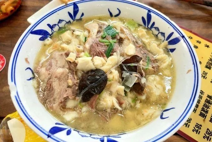 这几条美食街才是人气最旺的地方,最值得去的10条美食街